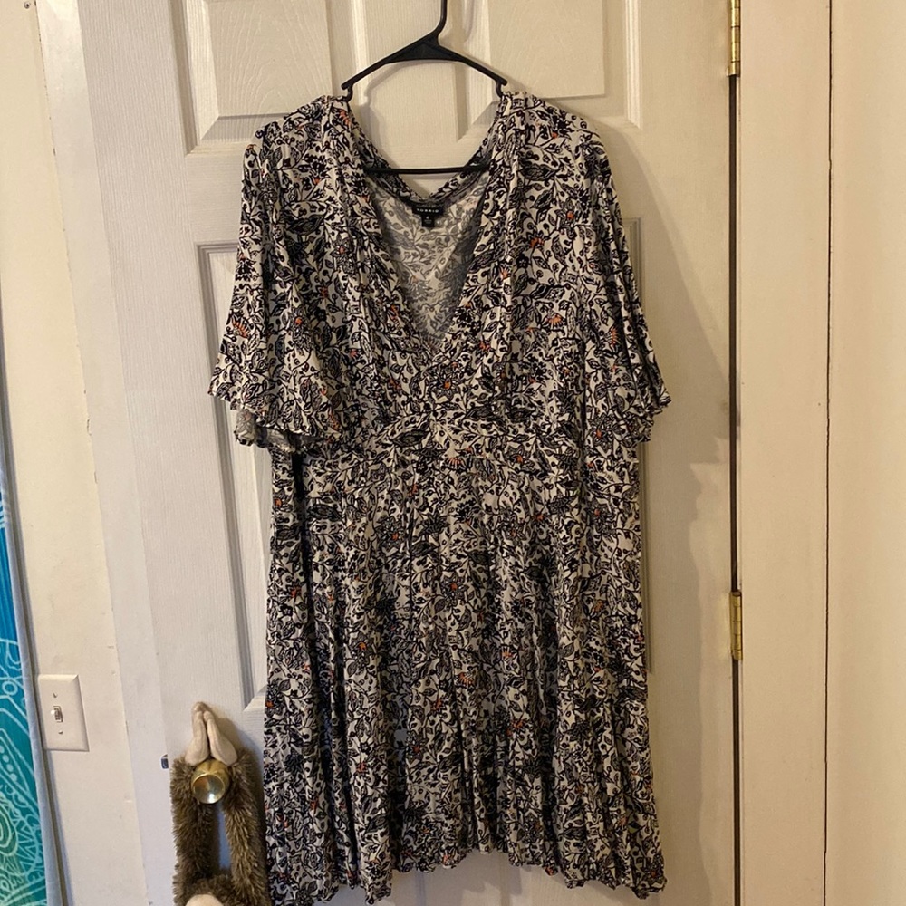 Torrid black floral challis skater dress with flutter sleeves